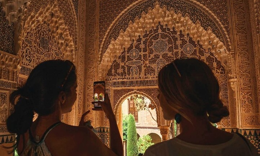 Image 2: Entrada a la Alhambra con Audioguía en Granada