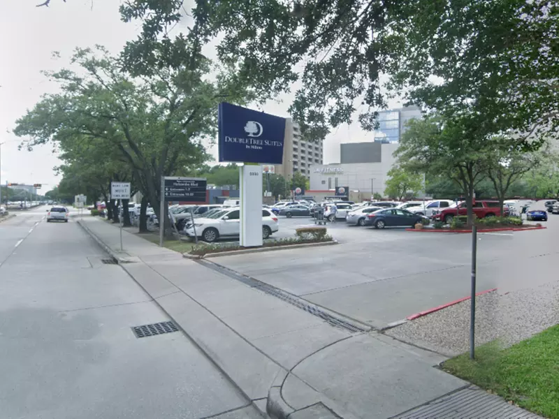 Parking at Doubletree Medical Center Lot