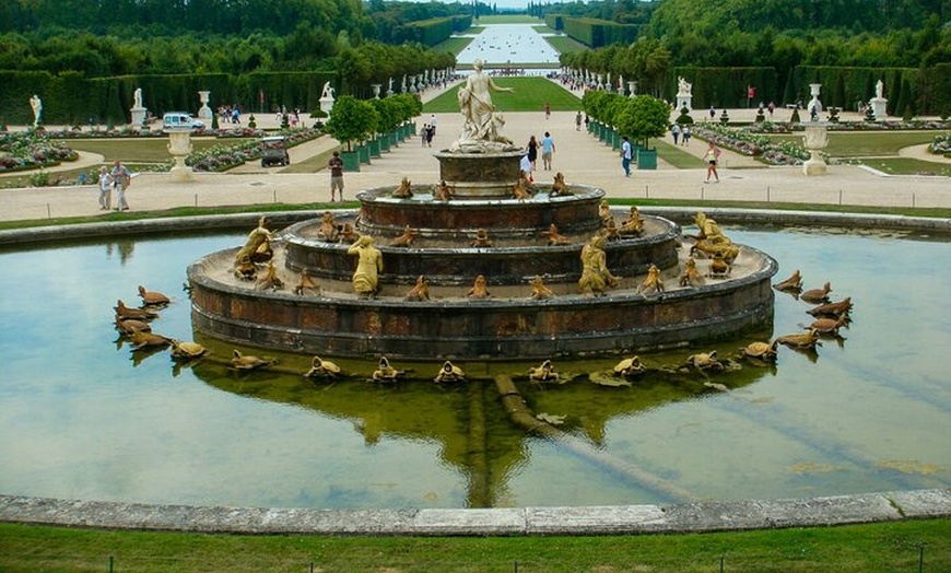 Image 10: Château de Versailles et domaine de Marie-Antoinette avec guide expert