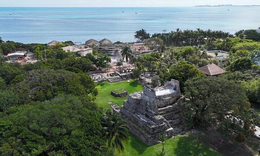 Image 4: Cancun Sightseeing El Meco Site, Letters and Shopping