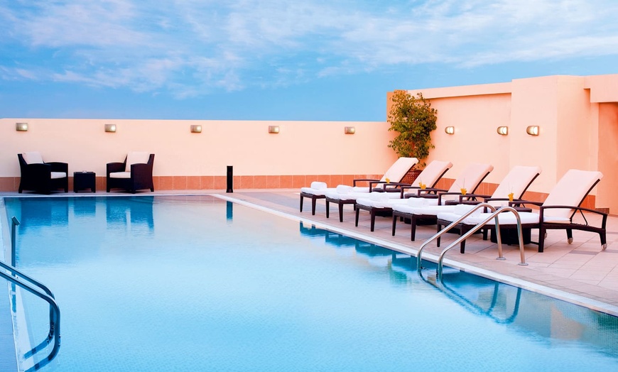 Image 4: ✈ EMIRATS ARABES UNIS | Dubaï - Avani Deira Dubai Hotel avec activi...