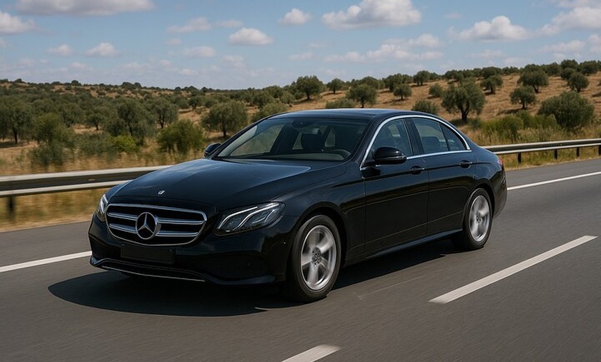 Image 1: Traslado privado Sevilla a Lisboa