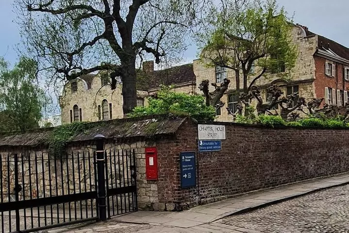 Dark Tales of York. Private ghost tours.