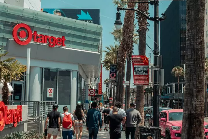 All Hollywood Landmarks on Electric Bike Tour