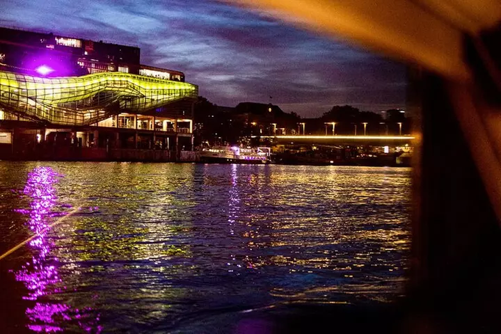 Dîner croisière sur la Seine avec Rooftop et chanteur live