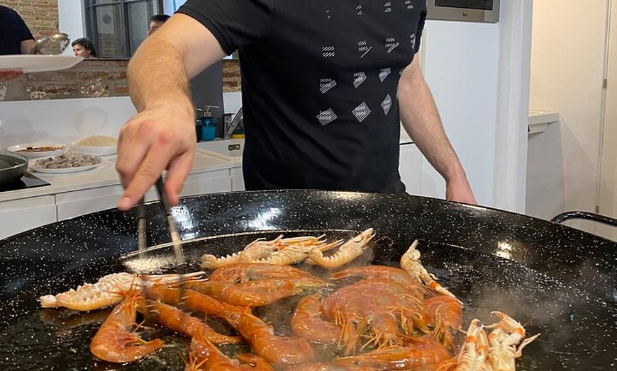 Image 13: Barcelona : 5 - Curso de Cocina de Paella con Cava & Sangria
