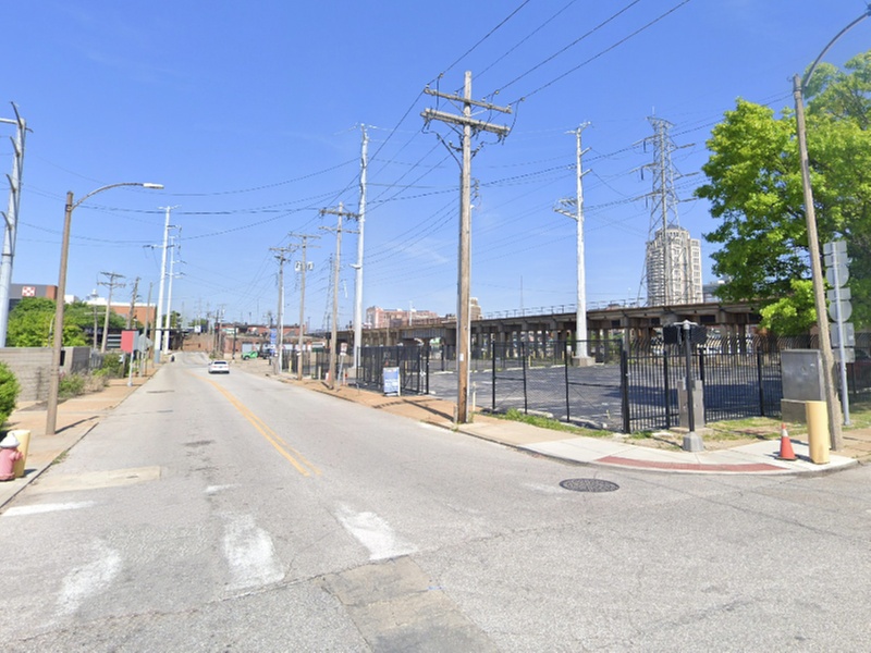 Parking at 727 S. Broadway Lot