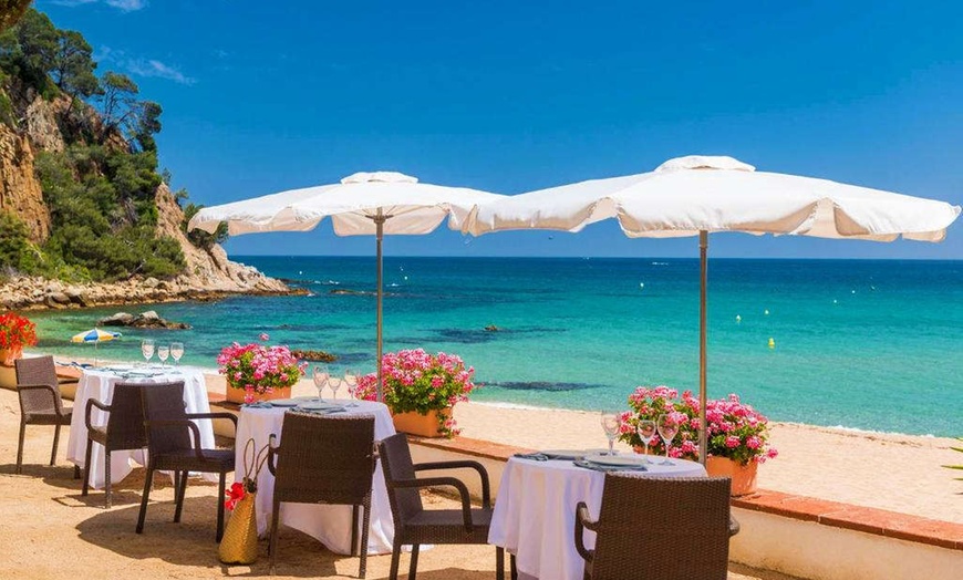 Image 9: ✈ COSTA BRAVA | Lloret de Mar - Hotel Santa Marta 5* - Piscine exté...