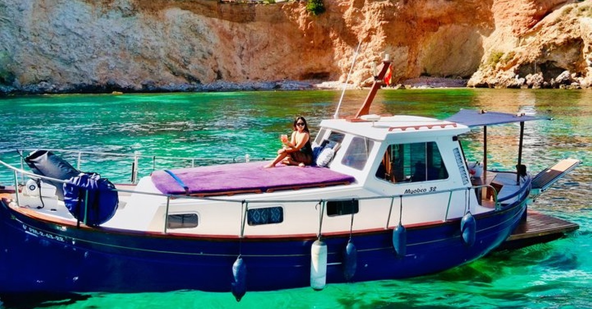 Excursión privada en barco tradicional en Palma de Mallorca