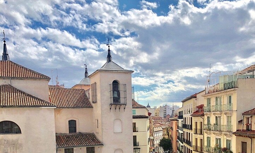 Image 2: Malasaña y Chueca Un Tour que Grita Libertad
