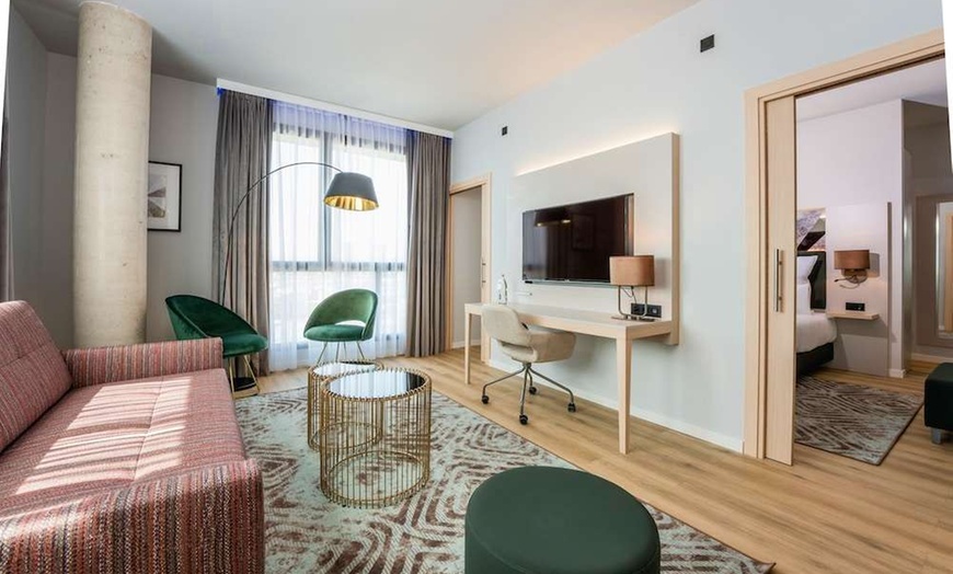 Image 21: ✈ SPANIEN | Barcelona - Leonardo Royal Hotel Barcelona Fira 4*, 2 N...