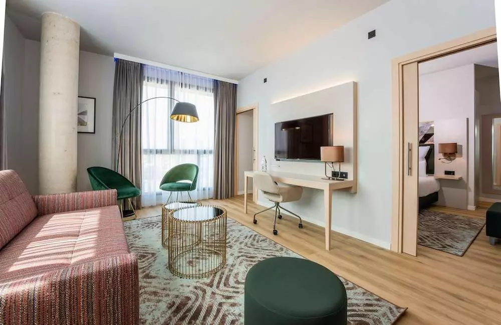 ✈ SPANIEN | Barcelona - Leonardo Royal Hotel Barcelona Fira 4*, 2 N...