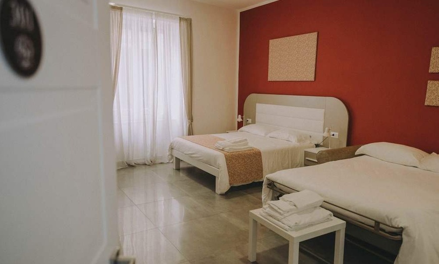 Image 2: ✈ ITALIA | Napoli - Palazzo San Michele 4* - City break