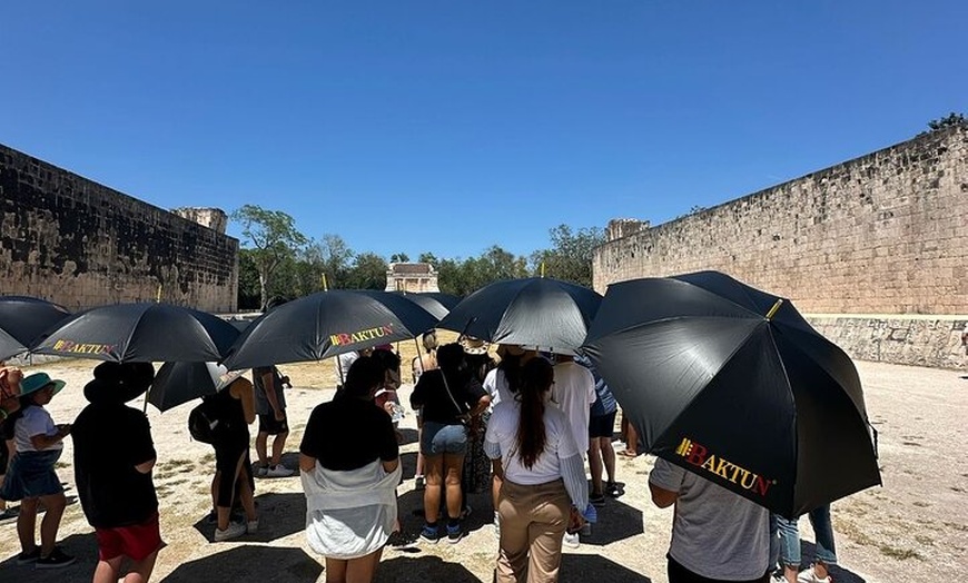Image 7: Tour to Chichen Itza-Tickets, food and cenote