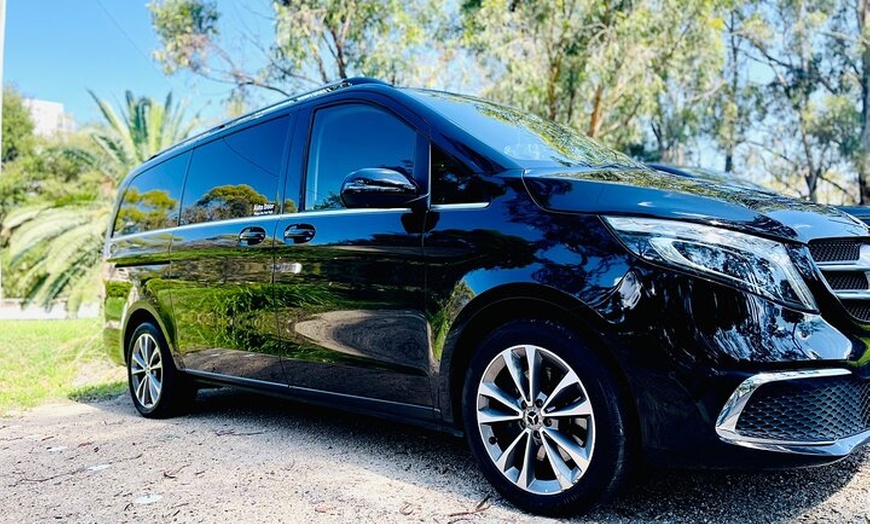 Image 4: Departing Sydney: Luxury Transfer to Airport or Cruise Port