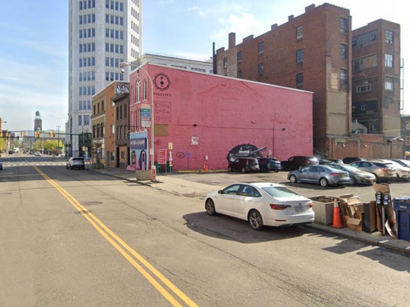 Parking at 515 Washington St. Lot - P8008