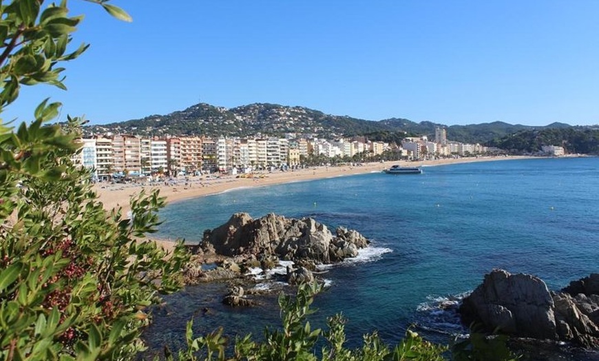 Image 4: Excursión de una día a la Costa Brava con paseo en barco