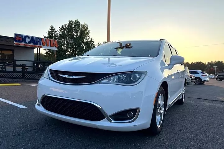 Private transfer in Orlando Airport Parks Shopping - Primary Image
