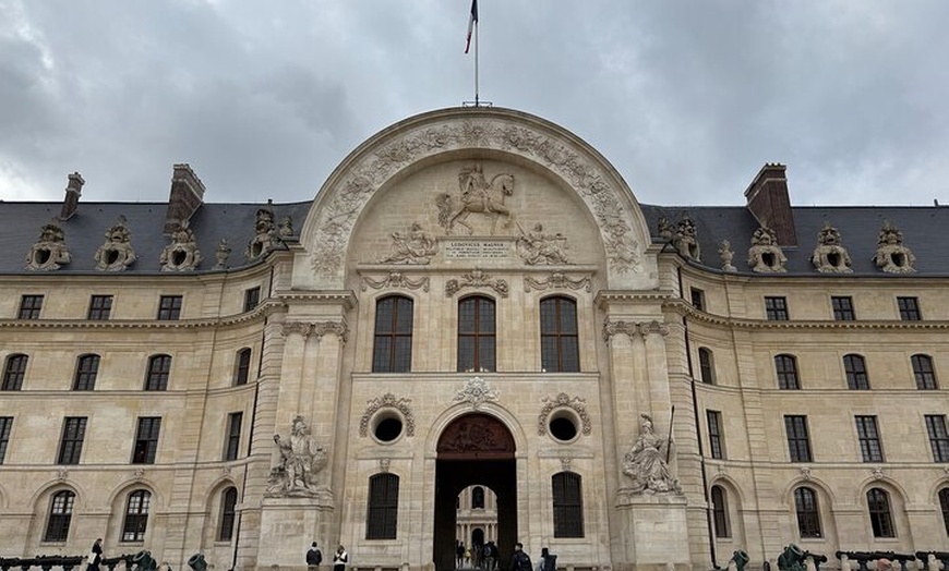 Image 14: Visite de la tombe de Napoléon à Paris