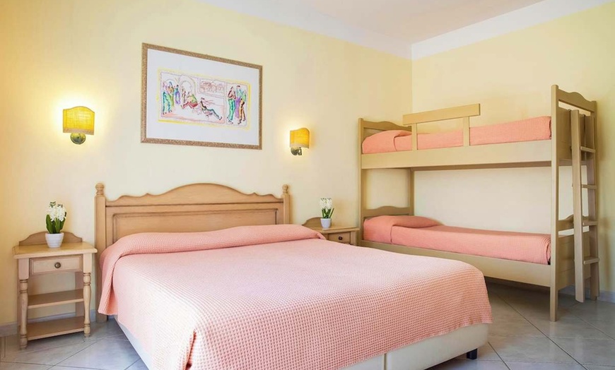 Image 5: ✈ SARDAIGNE | Orosei - Maria Rosaria 4*, 3 nuit - Piscine extérieure