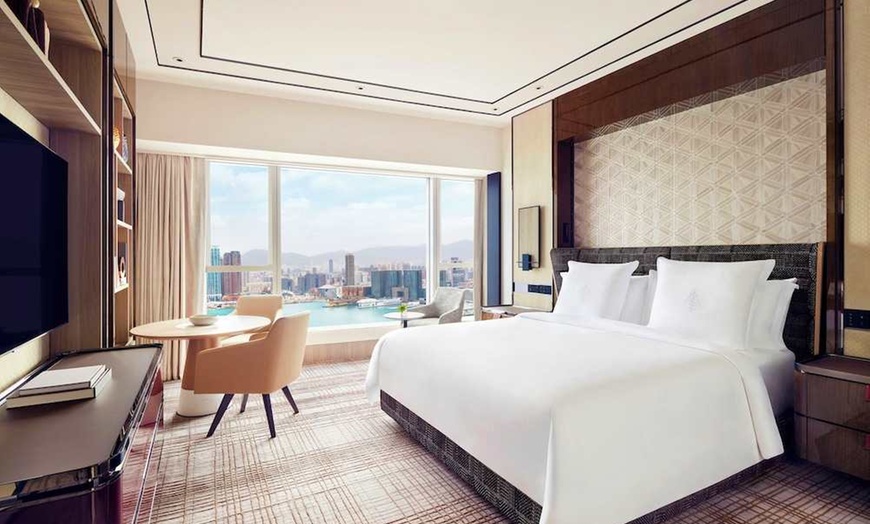 Image 2: ✈ HONG KONG - Four Seasons Hotel Hong Kong 5* - Spa