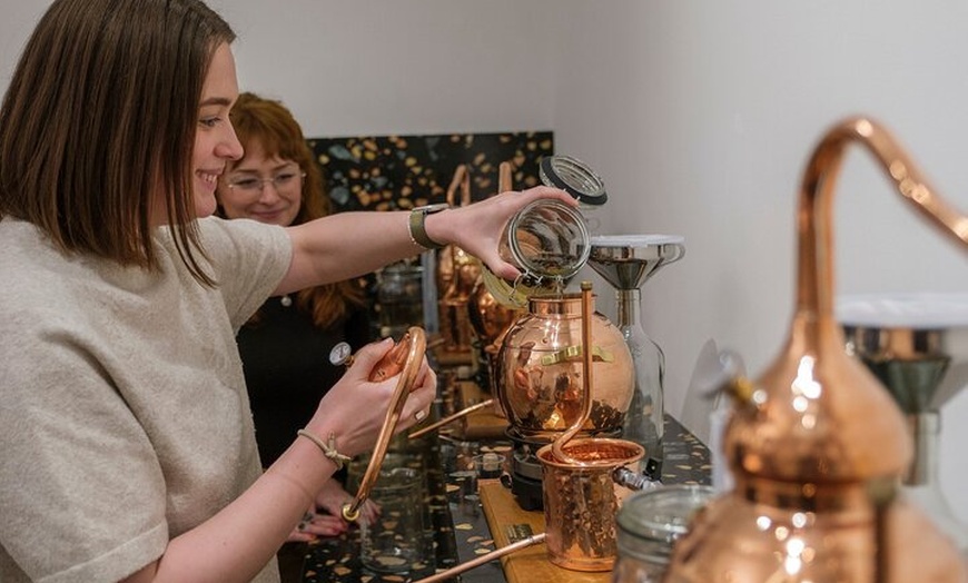 Image 4: Edinburgh Gin Distillery Making Experience
