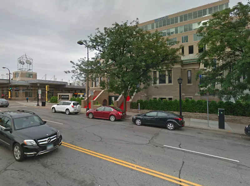 Parking at Reign Night Club - Valet Kiosk