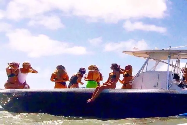 Miami Private Boat Rental to Sandbars and More