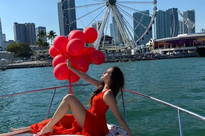 Explore Miami in Style: Private Boat Cruise with Captain
