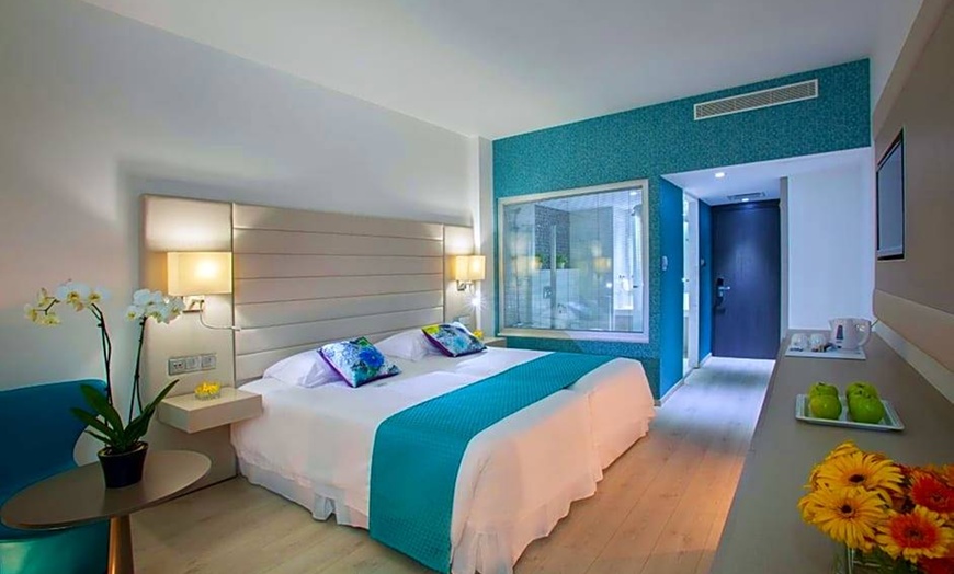 Image 5: ✈ CYPR | Pafos - King Evelthon Beach Hotel and Resort 5* - Naprzeci...