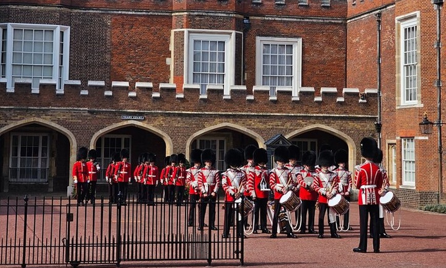 Image 3: Changing of the Guard Experience