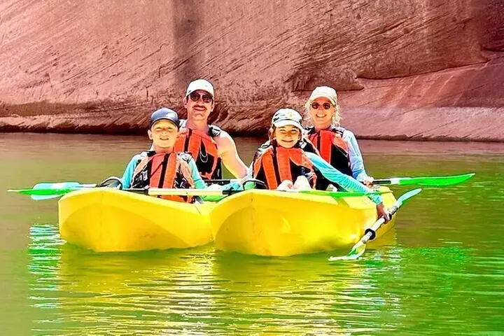 Lake Powell Kayak and Water Antelope Canyon Hike Guided Tour