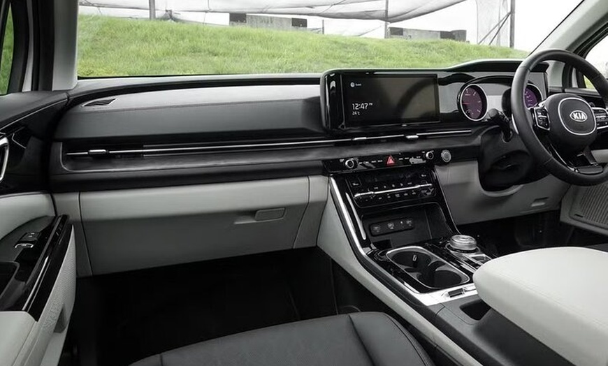 Image 3: Port Douglas to Cairns Airport Private Transfer 1 to 7 Pax