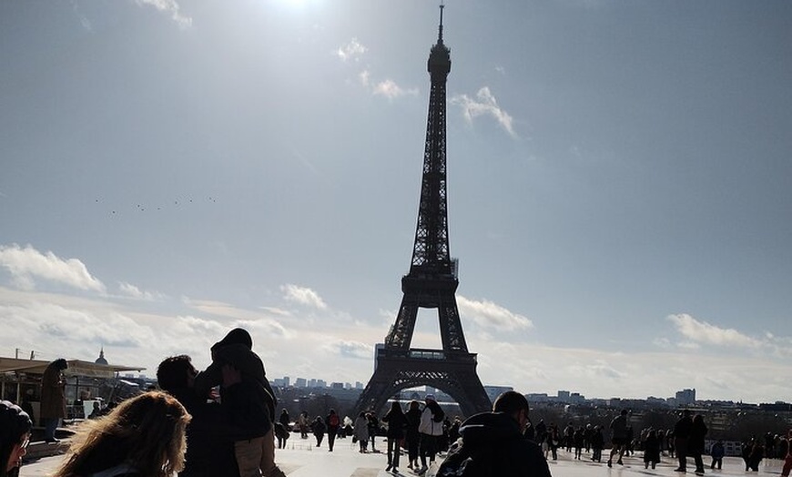 Image 23: Tour Eiffel en ascenseur au deuxième étage et sommet facultatif