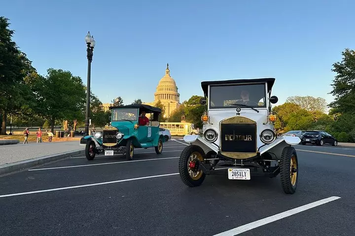 Washington DC Sightseeing Tour by Electric cart or Vintage Car
