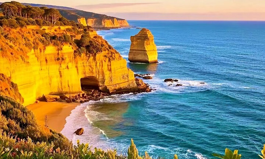 Image 3: Melbourne: Great Ocean Road Luxury Coach Reverse Tour
