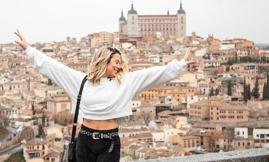 Image 1: Desde Madrid : Toledo & Segovia con Catedral, Alcázar & Almuerzo