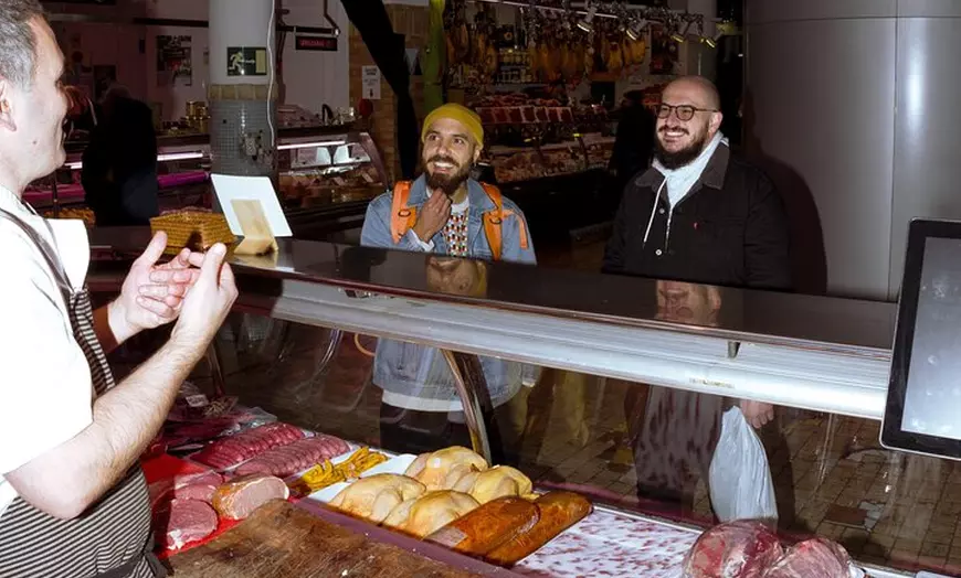 Image 2: Clase Cocina Vasca: Visita al Mercado y Clase Práctica Castellano