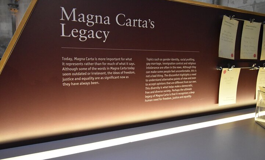 Image 8: London To Southampton Transfer to Stonehenge and Sailsbury