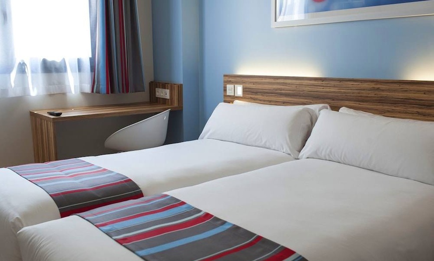 Image 7: ✈ HISZPANIA | Barcelona - Travelodge Barcelona Poblenou 1* - City b...