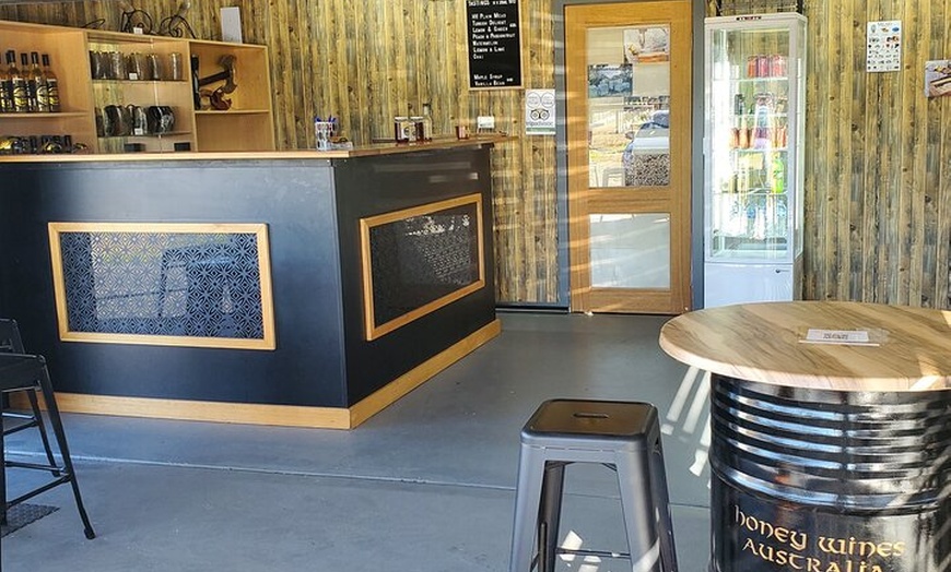 Image 2: Mead and Honey Tasting Experience