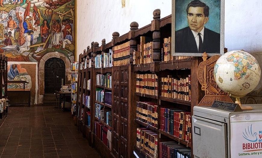 Image 12: Tour the Colonial Jewels of Mexico: Pátzcuaro, Guadalajara 6D