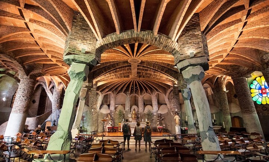 Image 2: Cripta privada de Montserrat y Gaudí con recogida en el hotel