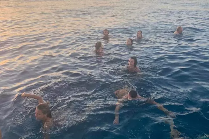 Apéro sunset sur l'eau