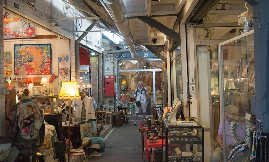 Image 1: Visite du Marché aux Puces de Paris : Antiquités, Vintage & Mode