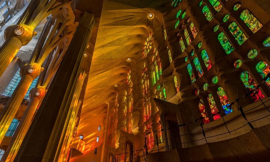 Image 5: Visita guiada de medio día a Montserrat y la Sagrada Familia