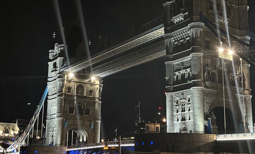 Image 10: Qualified Taxi tours London