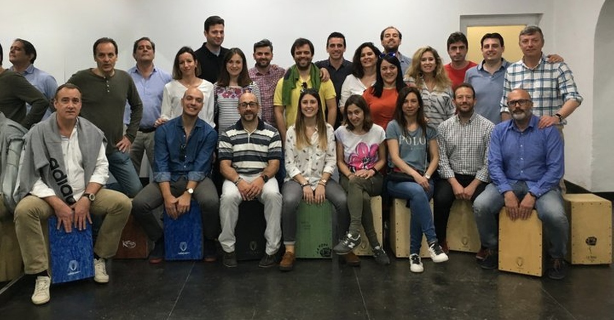 Taller de palmas y cajón flamenco en Granada