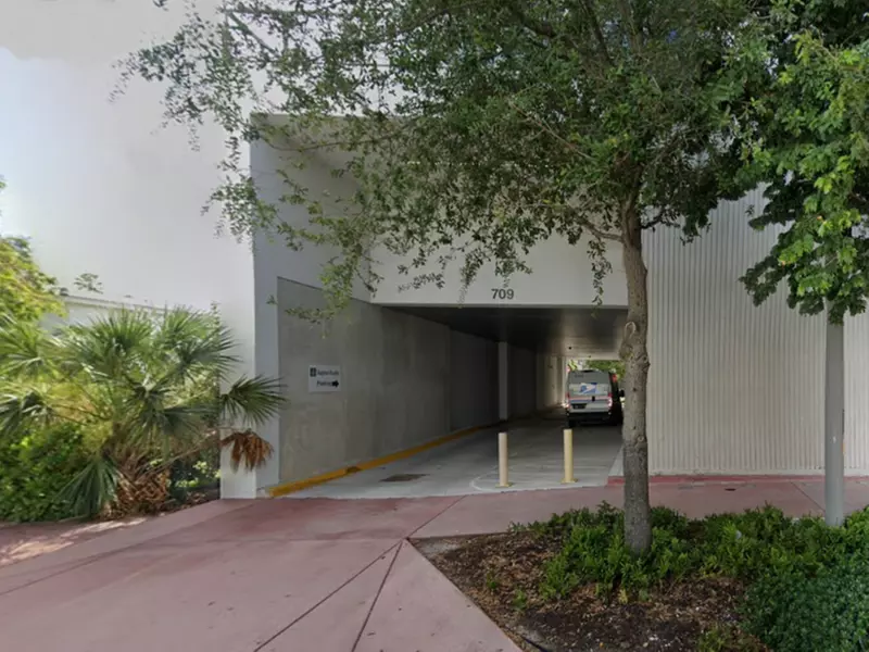 Parking at Baptist Health Miami Beach Garage - P2543