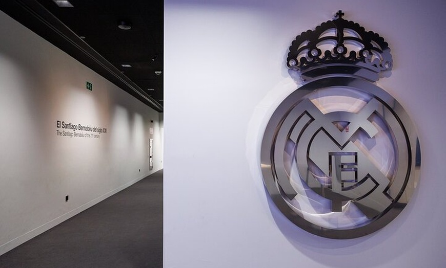 Image 9: Entrada al Estadio Bernabeu